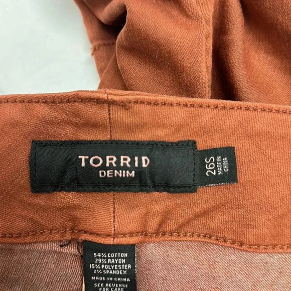 Torrid Flared Jegging Denim Pants in Oxblood Wash Red Plus Size 26 Short 26S - Picture 8 of 11